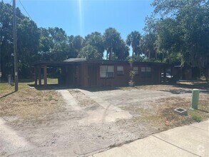 Building Photo - 989 S Fiske Blvd