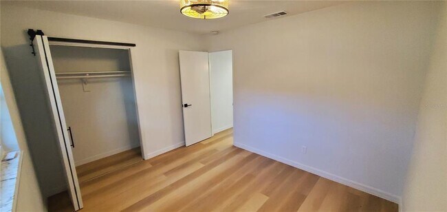 Foto del edificio - 6706 S Juanita St