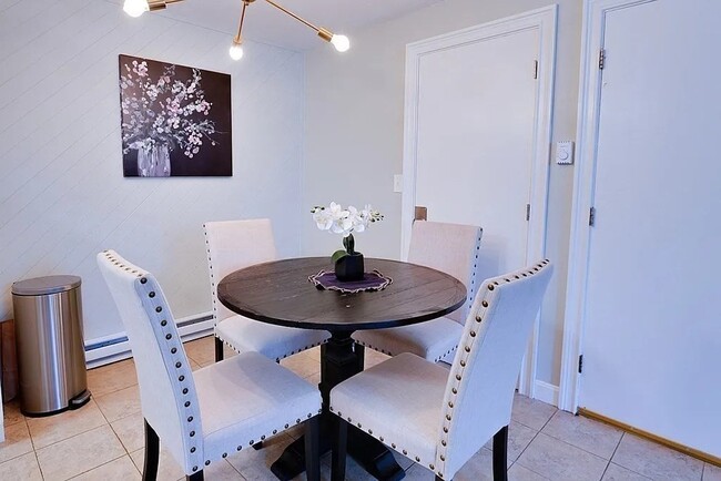 Building Photo - 83 Nicholas Rd