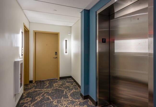 Building Photo - 166 Main St