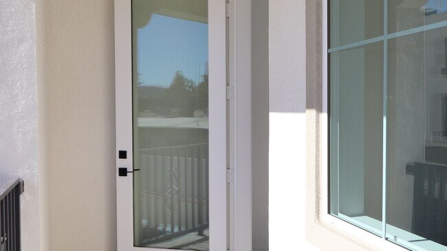 Foto del edificio - FOR RENT Amazing 4 bedrooms townhome in El Cajon City FOR RENT!!!!!!!!!!!!