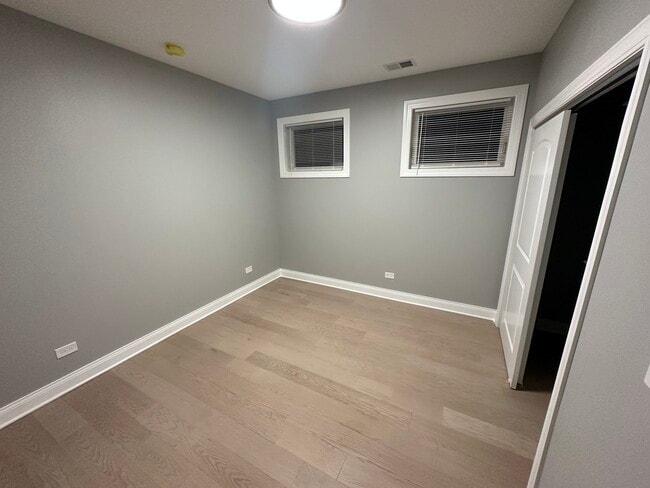 Building Photo - 4950 S Michigan Ave