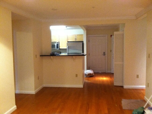 Building Photo - 120 Mountfort St