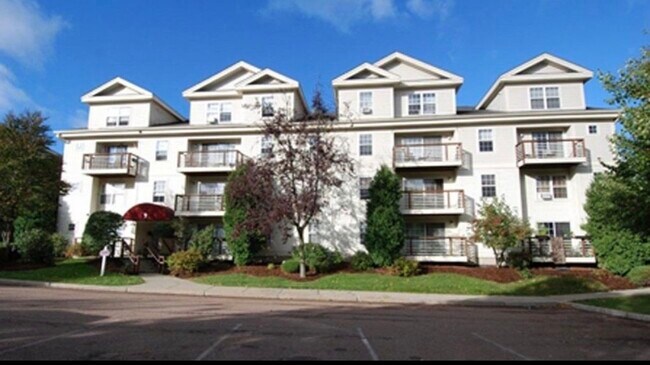 Building Photo - 294 Hildred Dr
