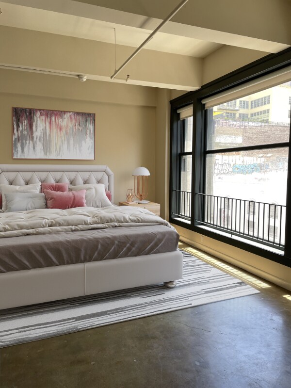 Foto del edificio - 315 W 5th St