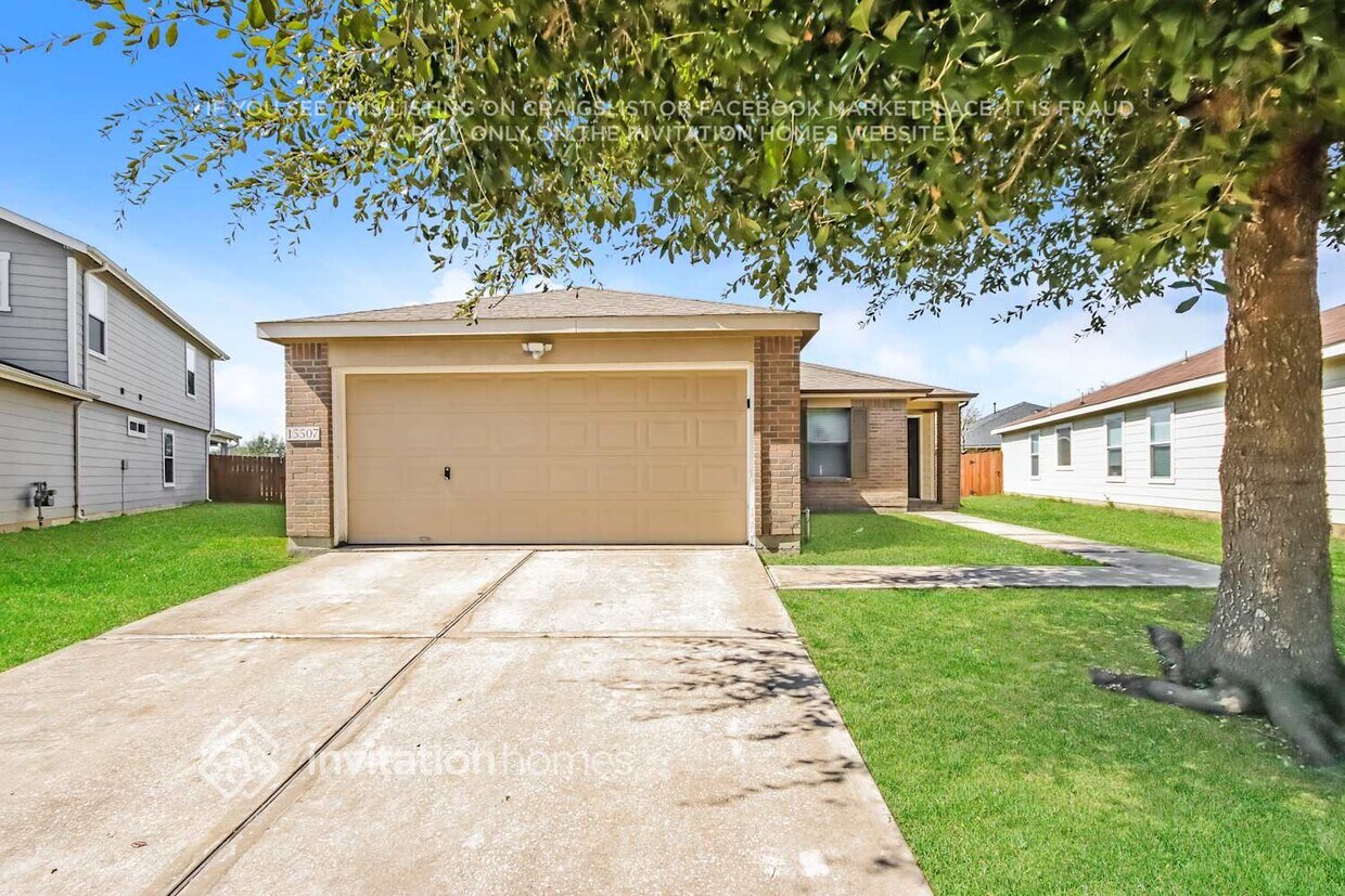 Primary Photo - 15507 Echo Stable Ln
