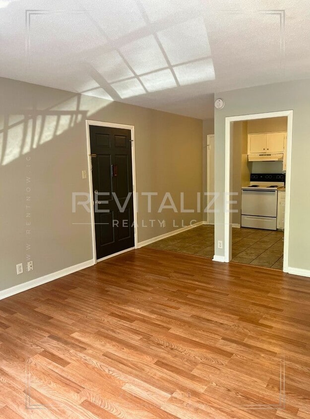 Primary Photo - Charming 2/1 Apartment in Midtown!