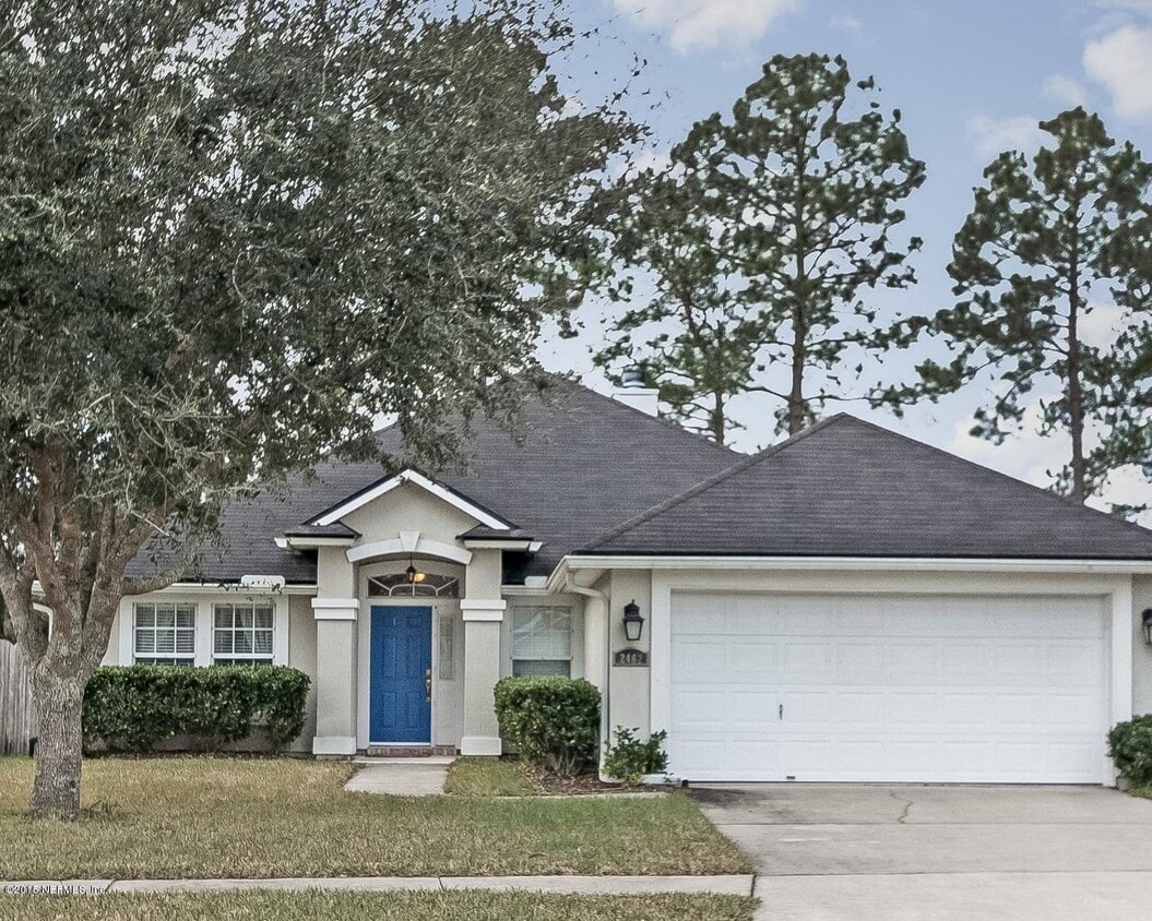 2462 Coachman Lakes Dr, Jacksonville, FL 32246 House Rental in