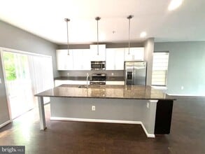 Building Photo - 22410 Glenbow Way
