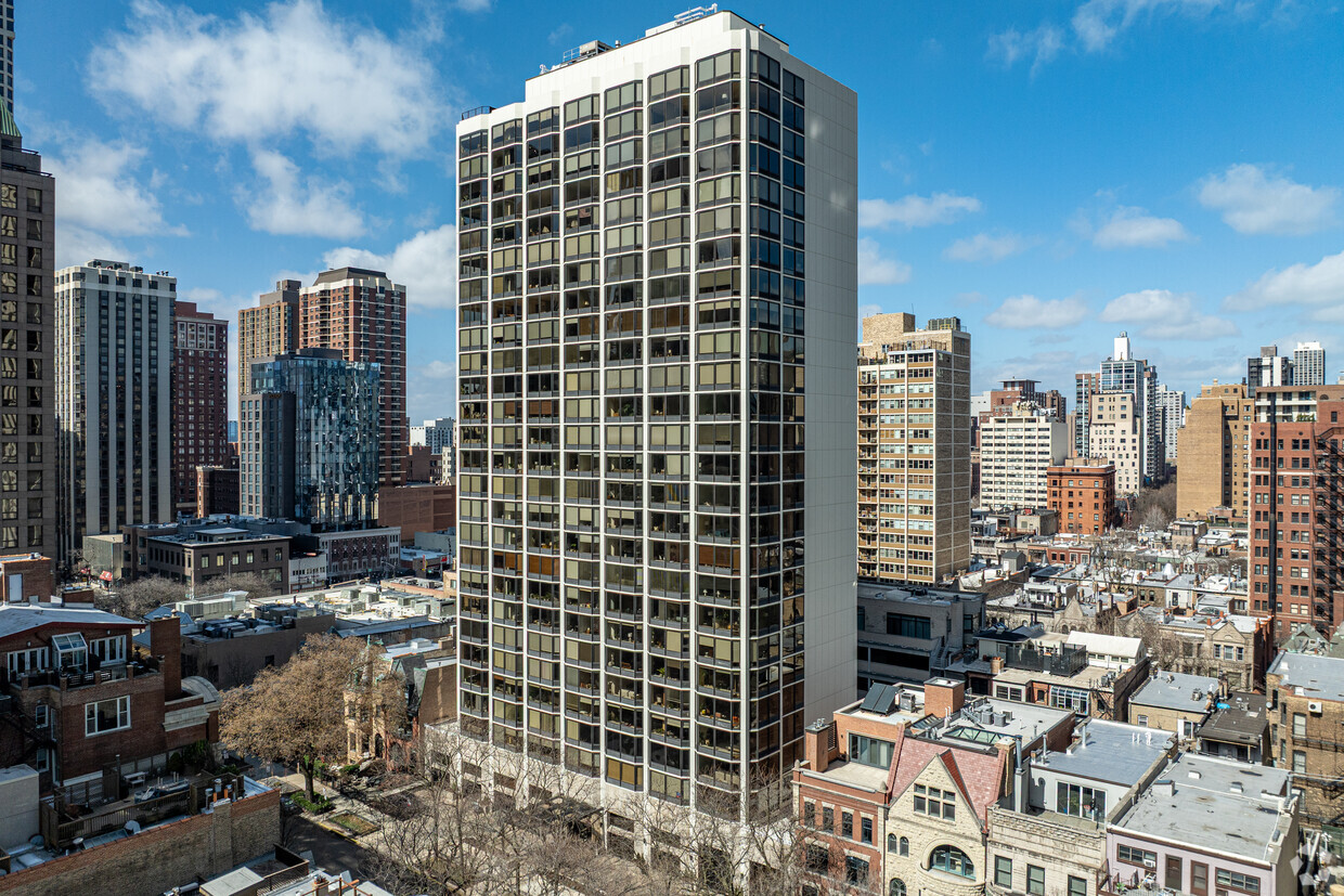 Primary - 50 E Bellevue Pl