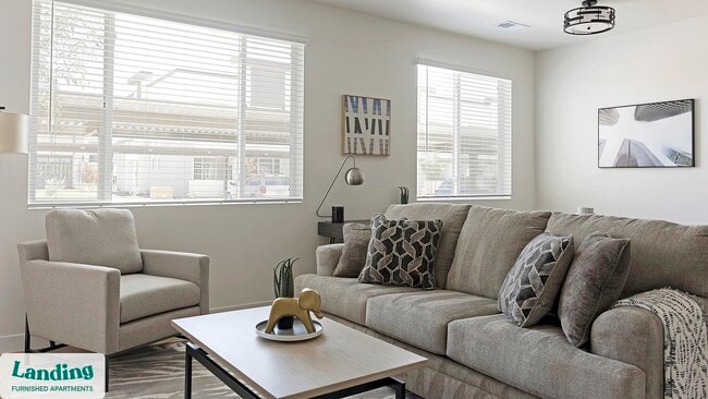 Foto del edificio - 255 N Camino Mercado