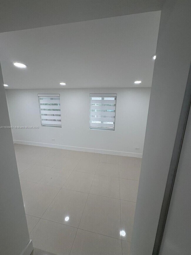 Foto del edificio - 3421 NW 177th Terrace