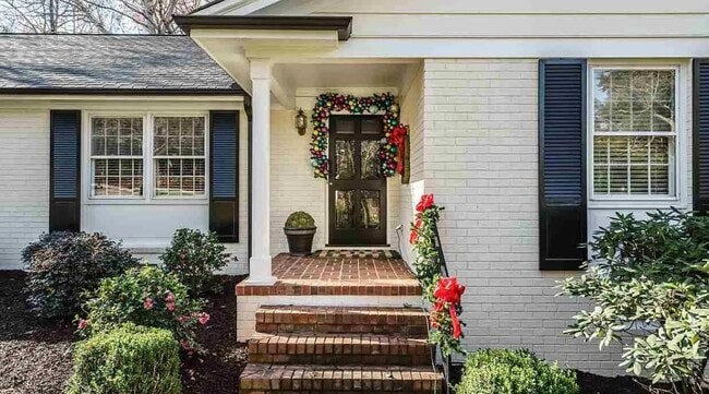 Foto del edificio - 1213 Glen Eden Dr