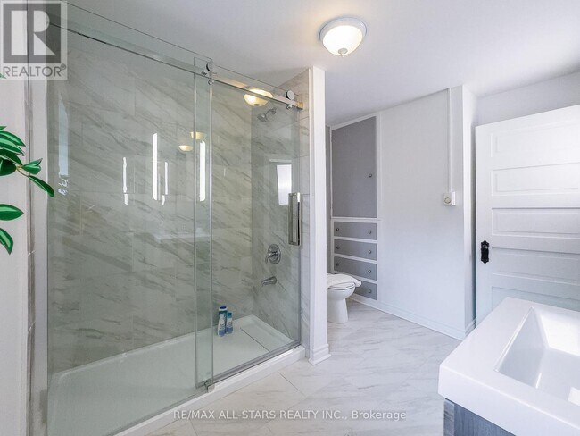 Photo du bâtiment - 36 Main St