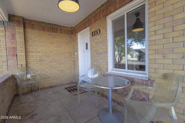 Foto del edificio - 1950 W Palm Ln