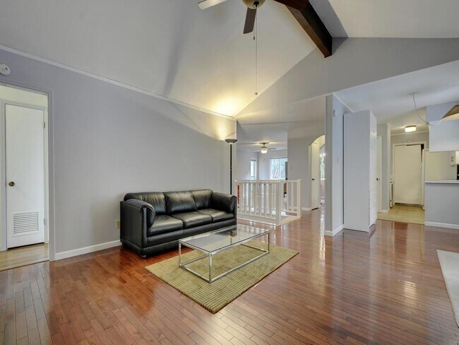 Foto del edificio - 6210 Shadow Valley Dr