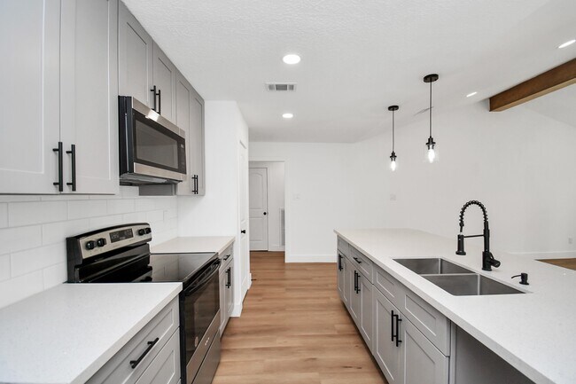 Building Photo - 4414 Enchantedgate Dr