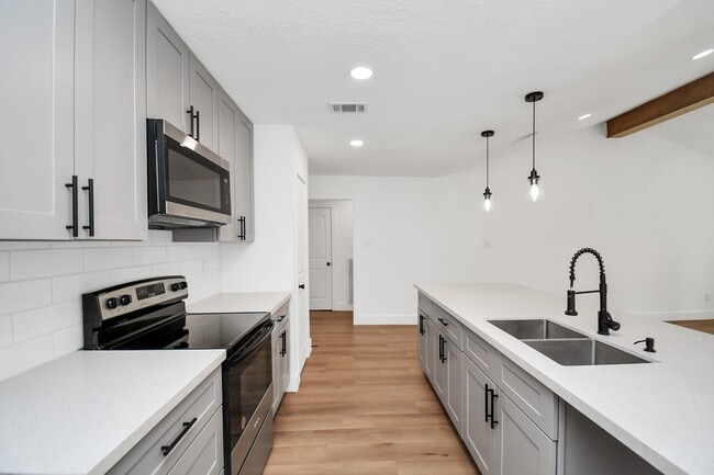 Foto del edificio - 4414 Enchantedgate Dr