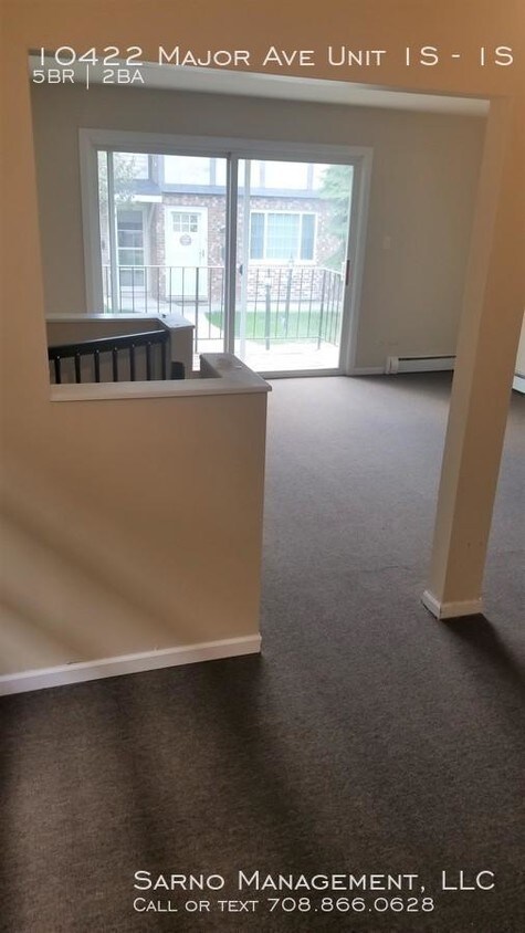 Foto principal - 5 bedroom in Oak Lawn IL 60453