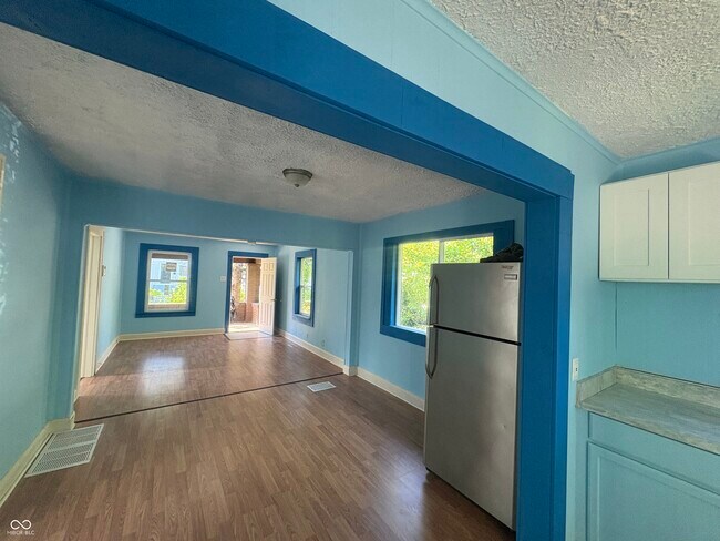 Foto del edificio - 2827 E 18th St