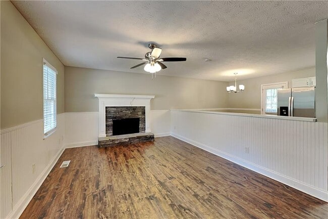 Building Photo - 604 Dillon Dr