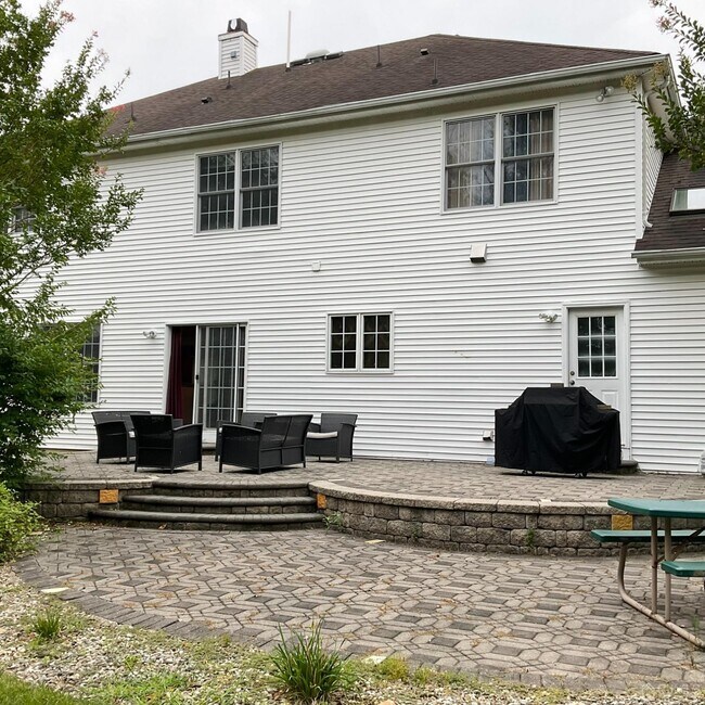 Building Photo - 38 Anderson Way
