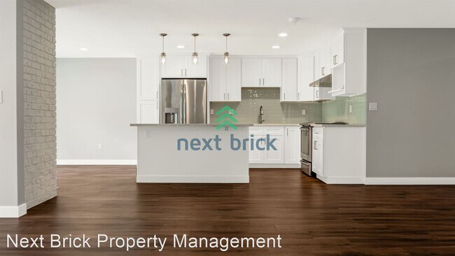 Foto del edificio - 2 br, 2 bath House - 21515 4th Ave W, A71