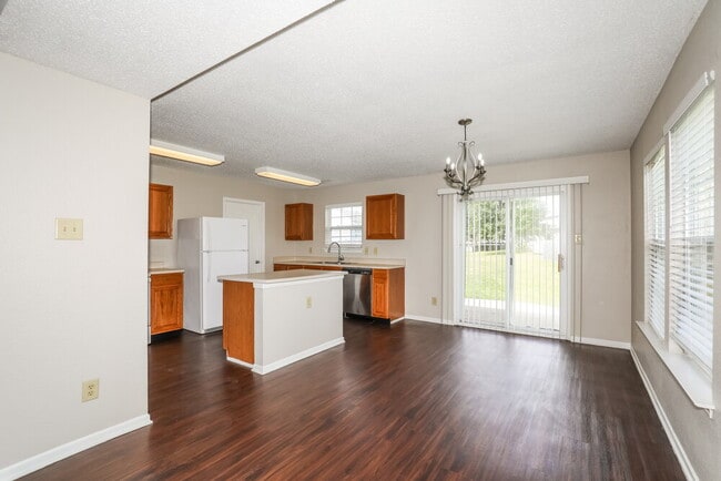 Foto del edificio - 10356 Cotton Blossom Dr