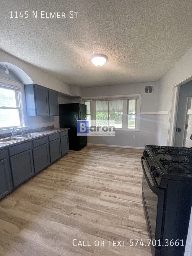 Foto del edificio - 1145 N Elmer St