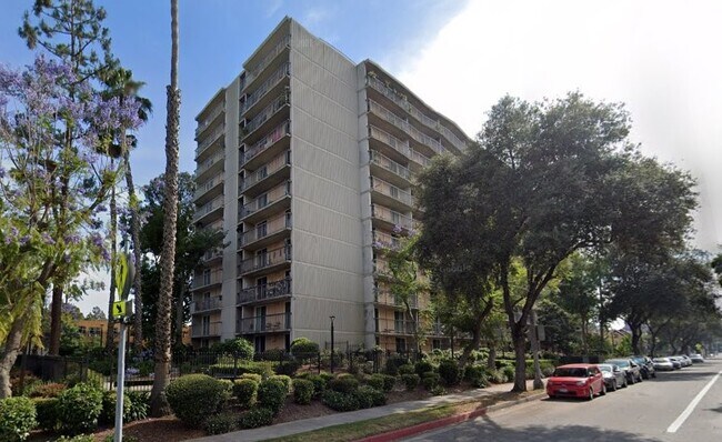 Foto del edificio - 560 E Villa St