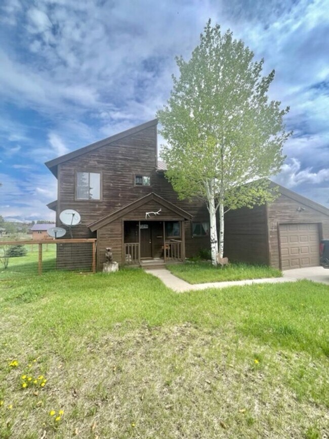 Foto del edificio - Beautiful Lake Hatcher Home With Views of ...