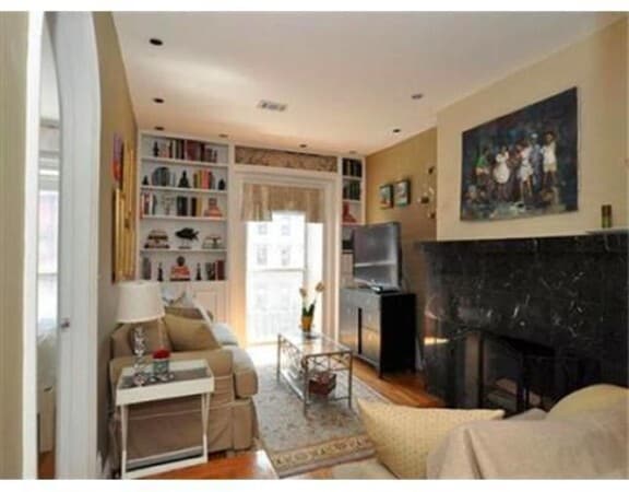 Building Photo - 124 Beacon St
