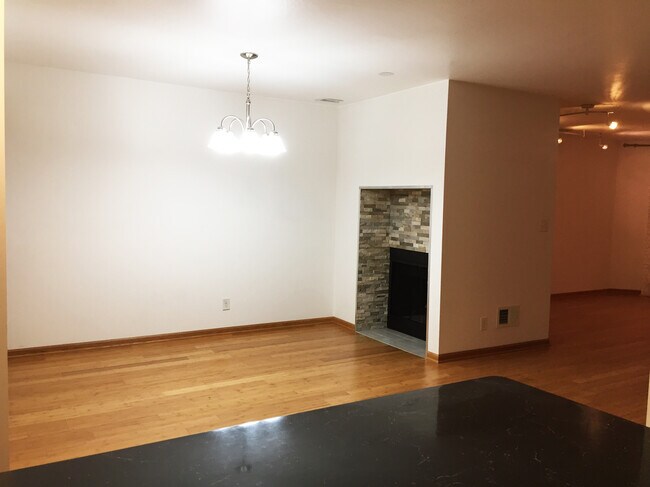 Dining Room - 232 W Franklin Ave