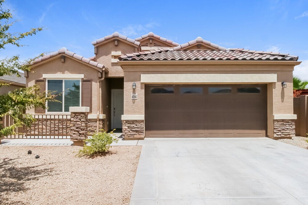 Foto principal - 42142 W Balsa Dr