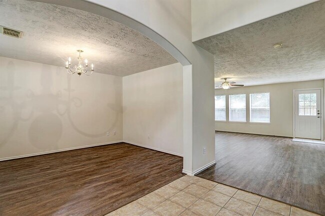 Building Photo - 15327 Court Green Trail