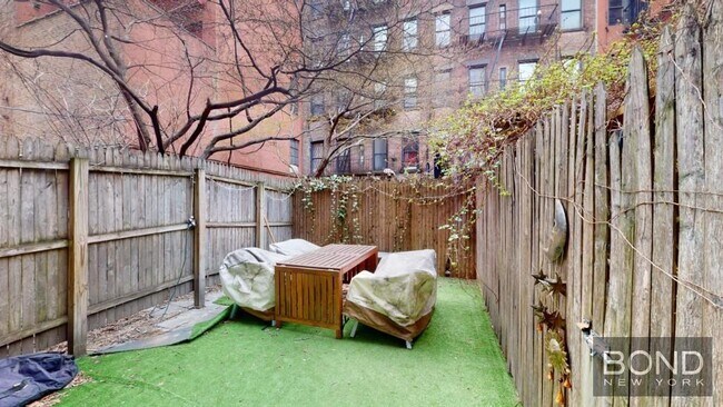 Foto del edificio - 450 W 50th St