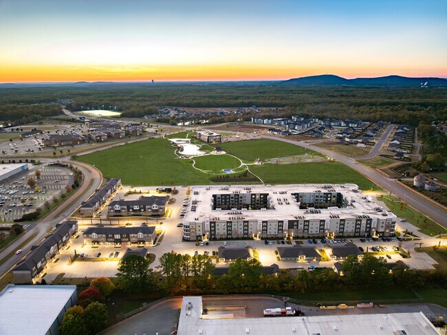 Foto del edificio - Liam at Hays Farm
