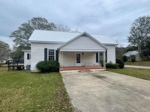 Building Photo - 25 Hollis St