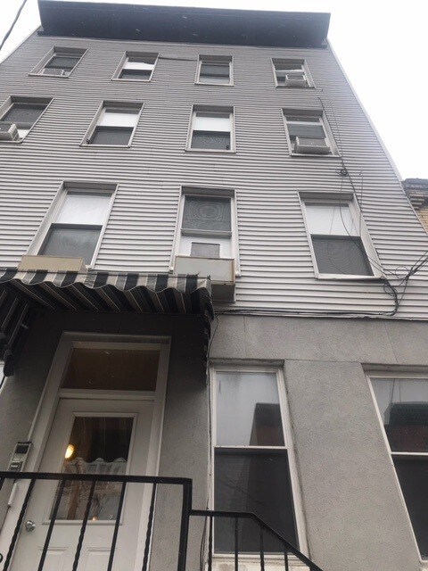 Primary Photo - 710 Jefferson St