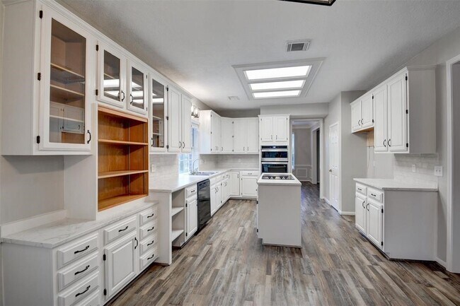 Foto del edificio - 539 W North Hill Dr