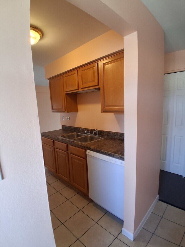 Foto del edificio - 1845 White Chapel Dr