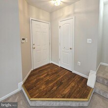 Building Photo - 5098 English Terrace