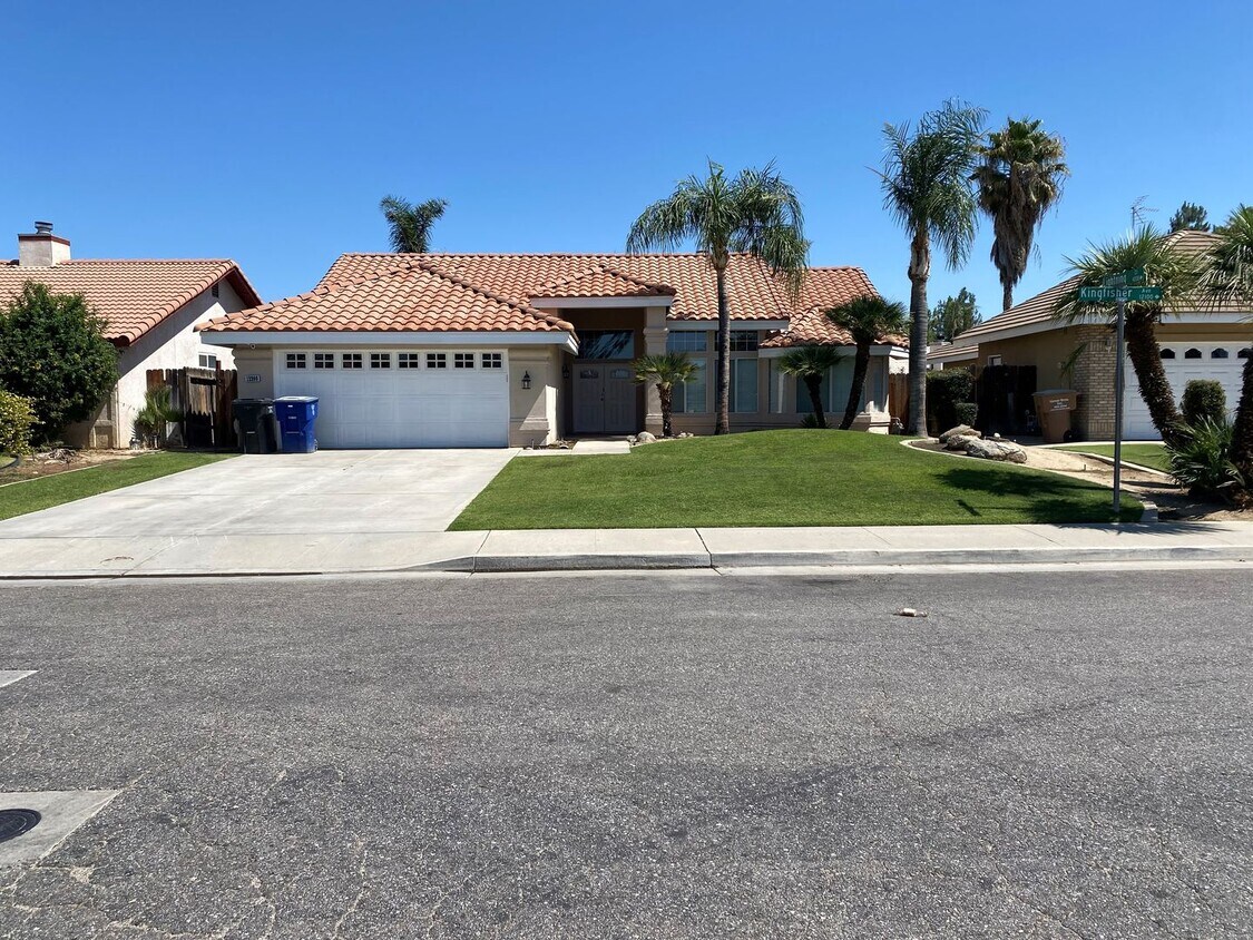 Primary Photo - 12200 Kingfisher Ave