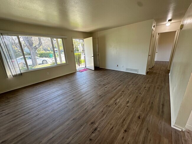 Building Photo - 114 Erma Ave