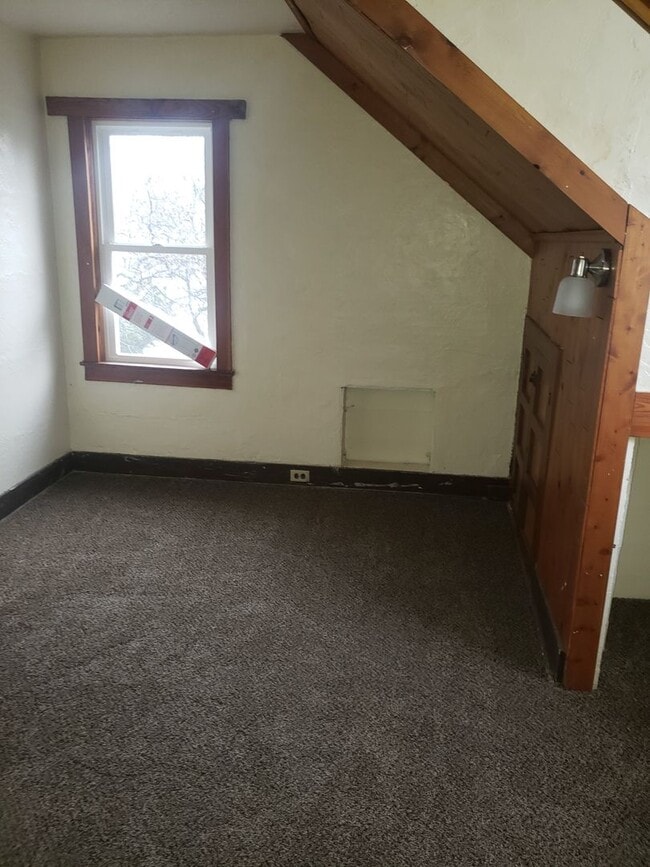 Building Photo - 2 BR House near Main Street Corridor