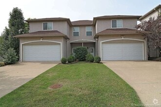 Building Photo - 1321-1323 Brookshire Rd