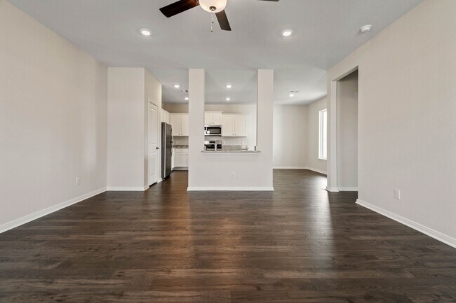 Building Photo - 16457 Blossom Grv Dr