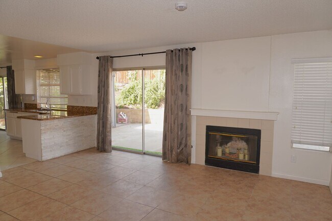 Foto del edificio - 23848 Bouquet Canyon Pl
