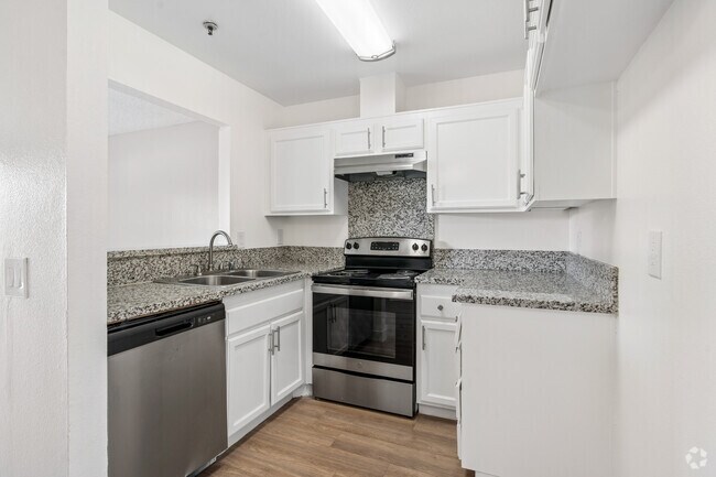 2 habitaciones, 1.5 baños - 860 pies cuadrados - Cocina - Mountain Crest Townhomes