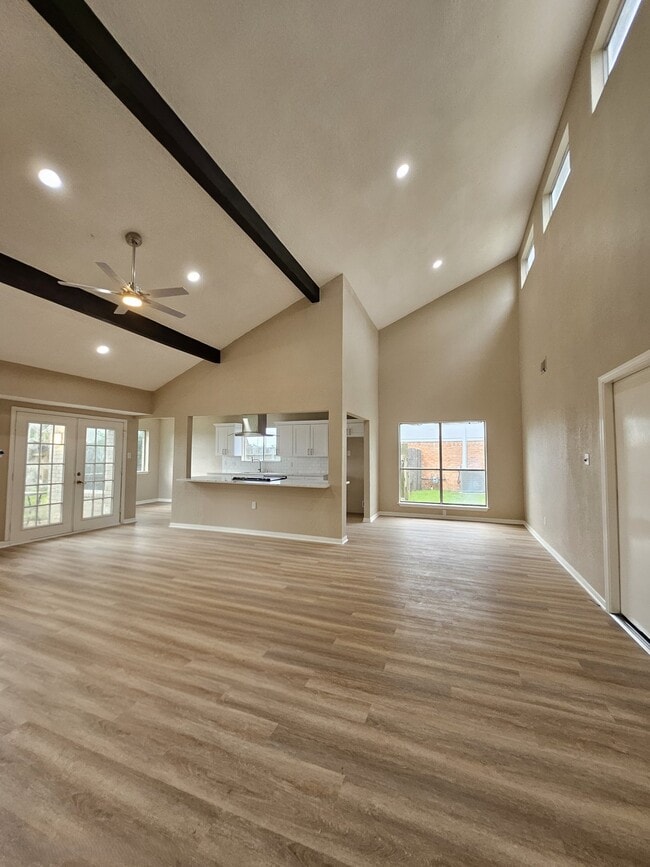 Building Photo - 214 Oleander St